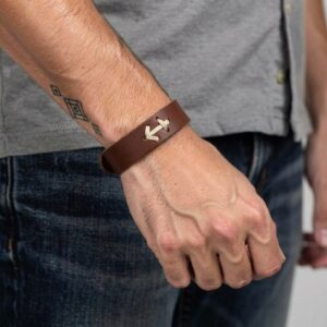 دستبند چرمی مردانه مدل Deri 1035