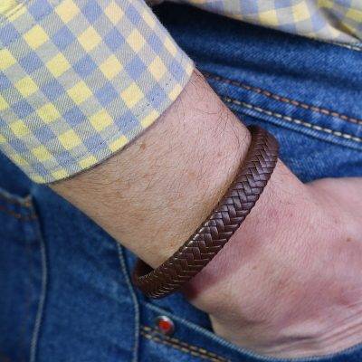 qq4 400x400 - دستبند چرمی مردانه مدل DERI 778